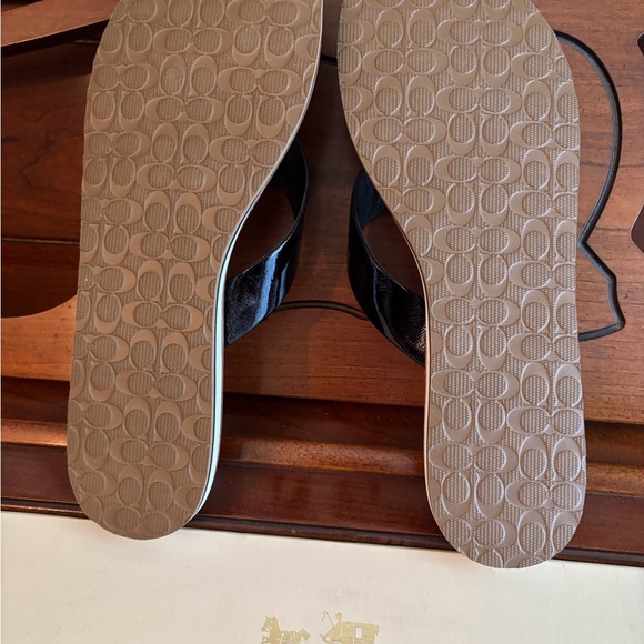Coach Poppy Michele Black Patent Flip Flops with Gold Logo - Picture 5 of 12